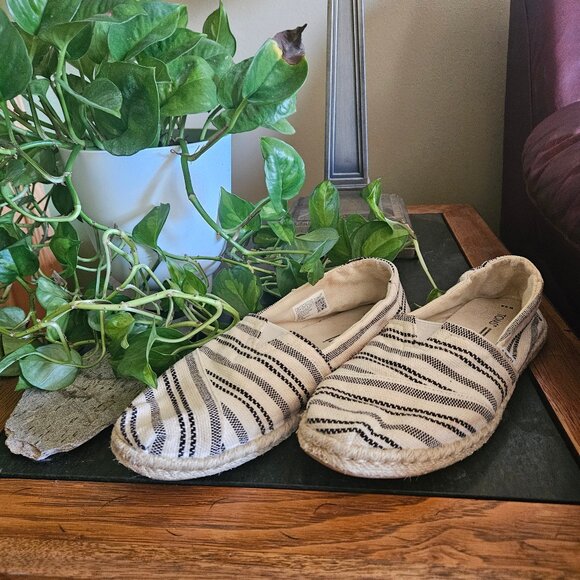 TOMS Women's Alpargata Rope Slip On Flats Casual Natural Global Stripe Size 9.5 - Picture 1 of 8